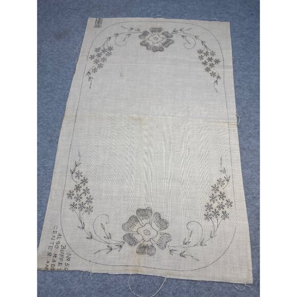 Vintage Floral Stamped Embroidery Doily Linen - Picture 5 of 5